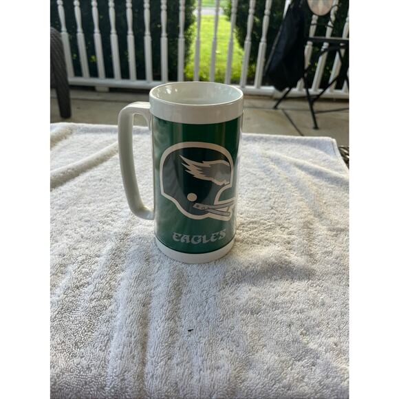 Vintage 1976 Thermo-Serv Philadelphia Eagles tall plastic mug - Picture 1 of 6
